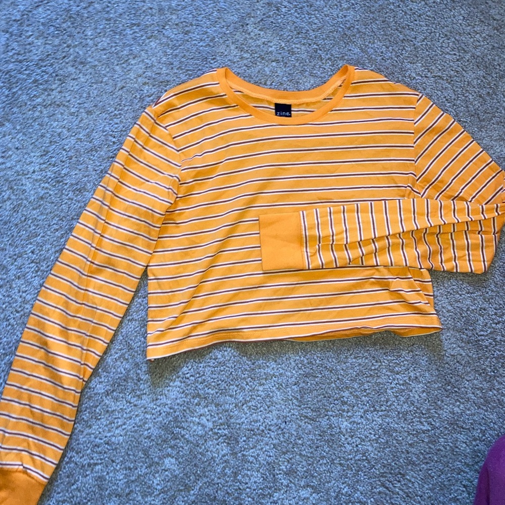 orange and white cropped striped tee shirt. Zoomies, size: Medium